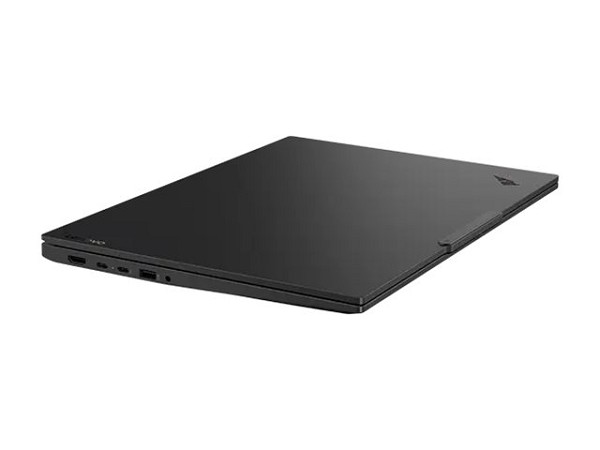 Lenovo ThinkPad E16 Gen 3 - 40.6 cm (16") - Core U vorn links