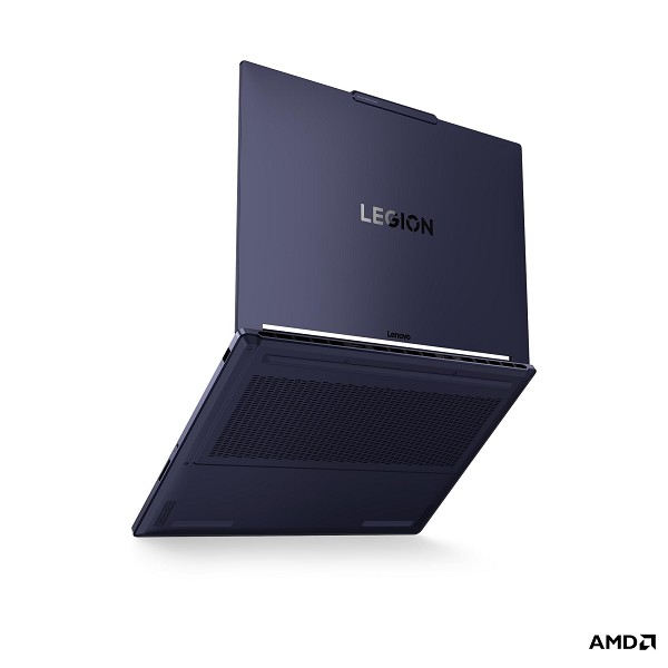 Lenovo Legion 7 16AGP11 - 16", AMD Ryzen AI 9 HX 470, 32 GB  oben